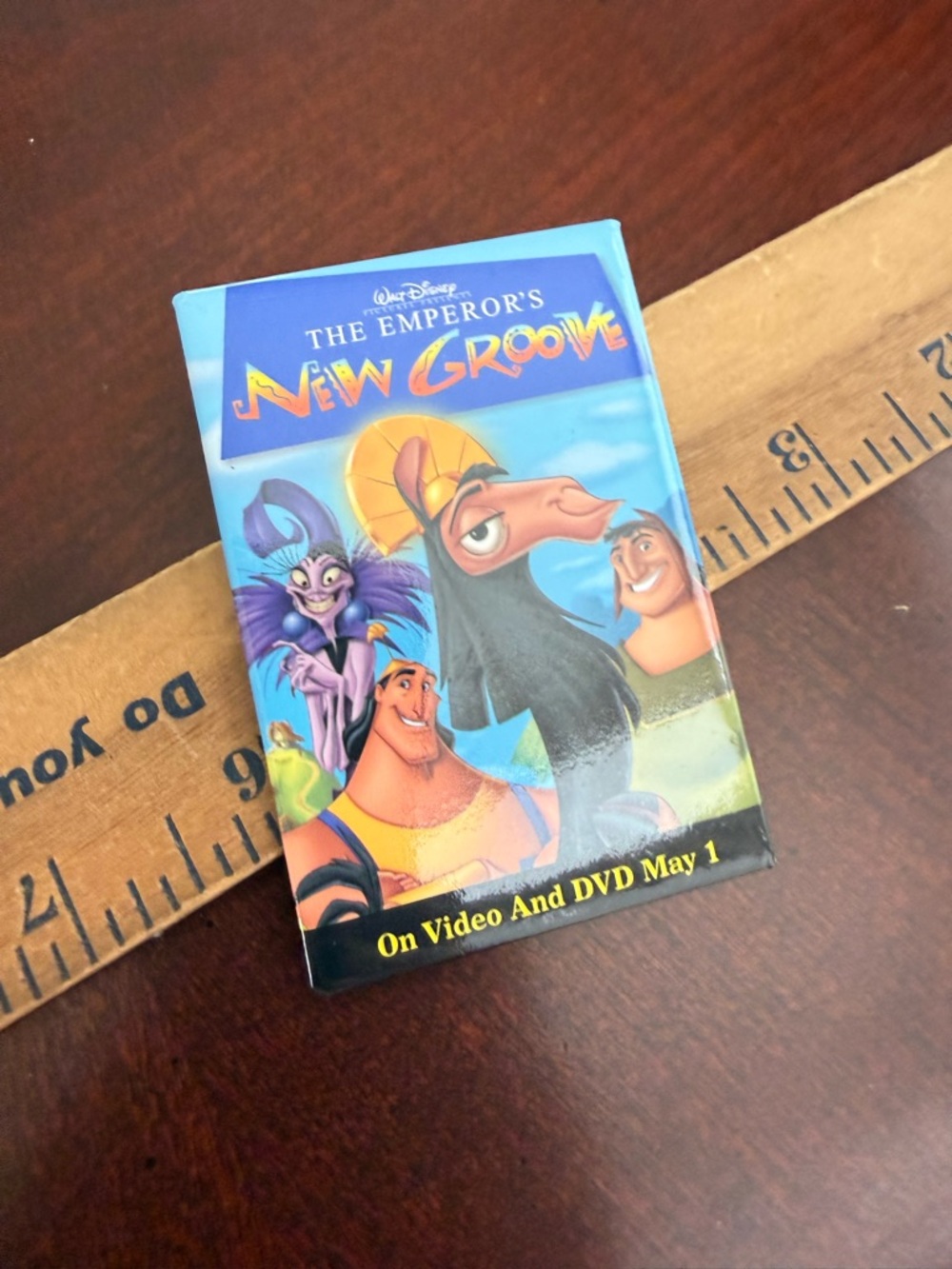 Vintage new groove brooch